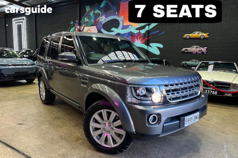 Grey 2016 Land Rover Discovery Wagon Tdv6