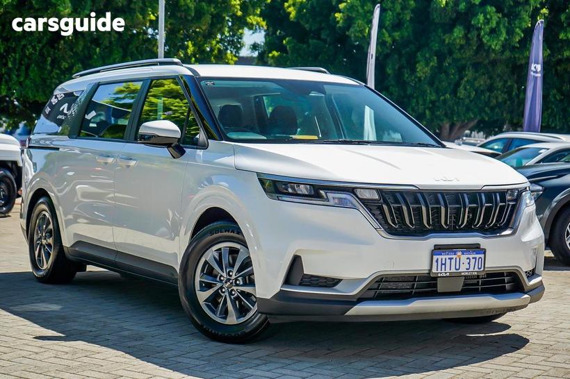 White 2023 Kia Carnival Wagon S