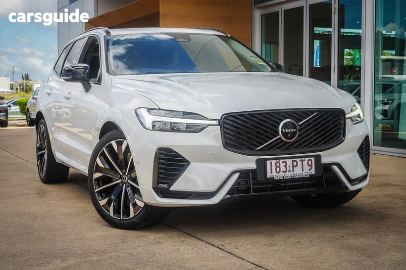 White 2026 Volvo XC60 Wagon Plus T8 Phev Dark