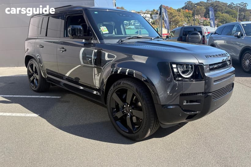 Grey 2026 Land Rover Defender Wagon 110 P400 X-Dynamic Se (257Kw)