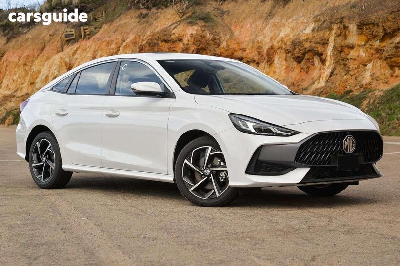 White 2025 MG MG5 Sedan Essence