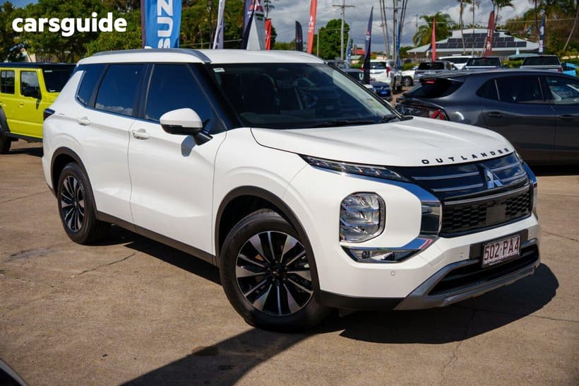 White 2025 Mitsubishi Outlander Wagon Ls 7 Seat (2Wd)