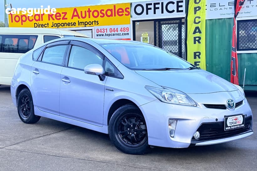 Silver 2015 Toyota Prius Hatchback Hybrid