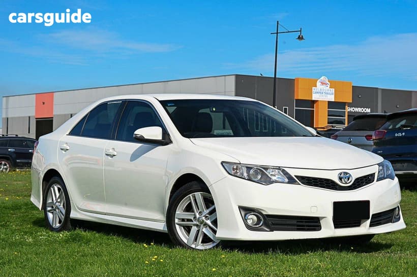 White 2014 Toyota Camry Sedan Atara Sx
