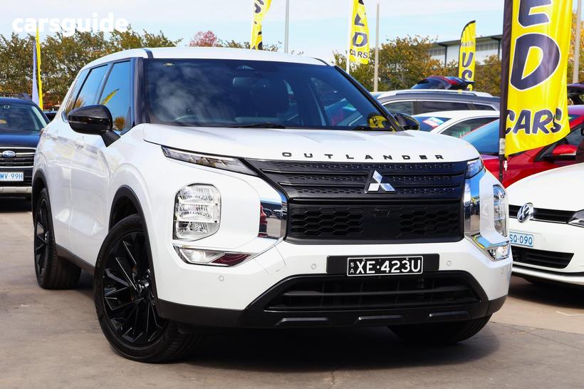 White 2023 Mitsubishi Outlander Wagon Ls Black Edition 7 Seat (2Wd)