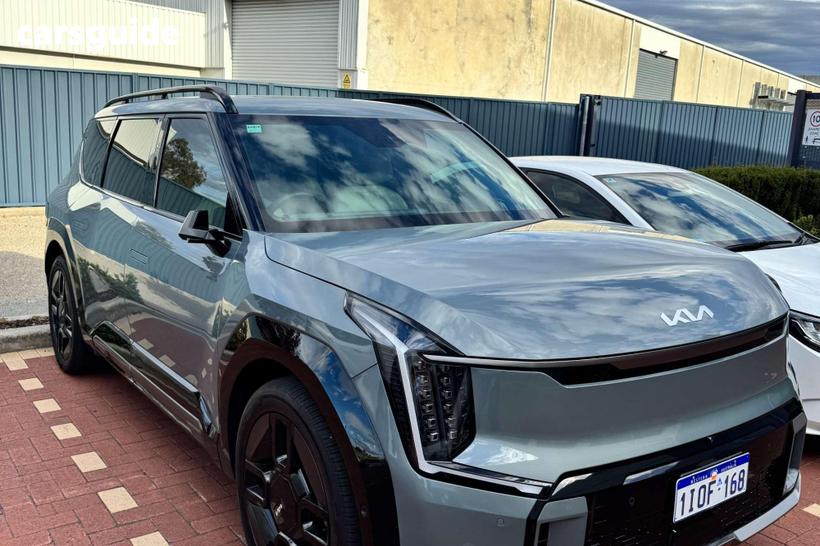 Green 2023 Kia EV9 Wagon Gt Line