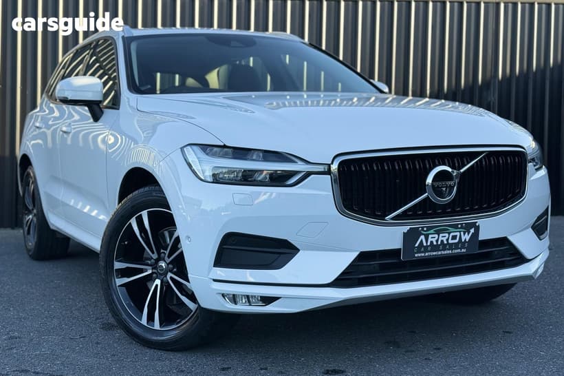 White 2018 Volvo XC60 Wagon D4 Momentum
