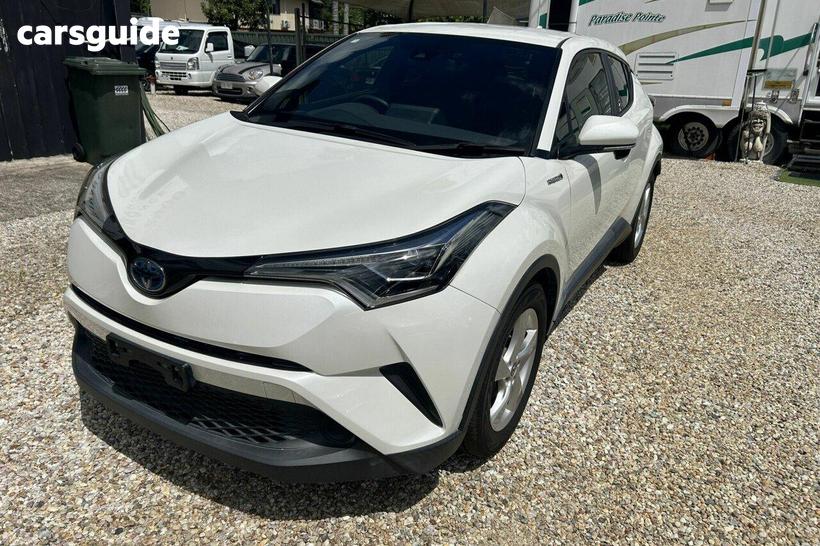 White 2018 Toyota C-HR Wagon (Hybrid)
