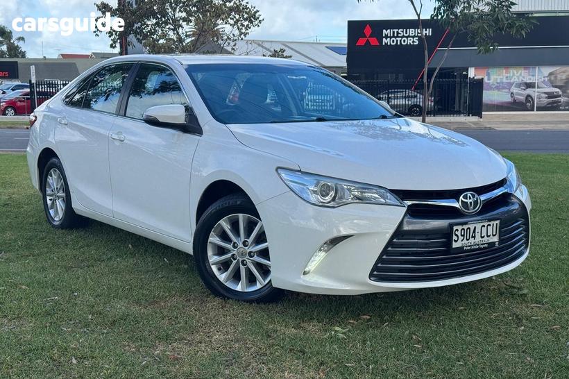 White 2017 Toyota Camry Sedan Altise