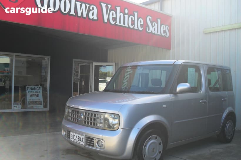 Silver 2005 Nissan Cube Wagon