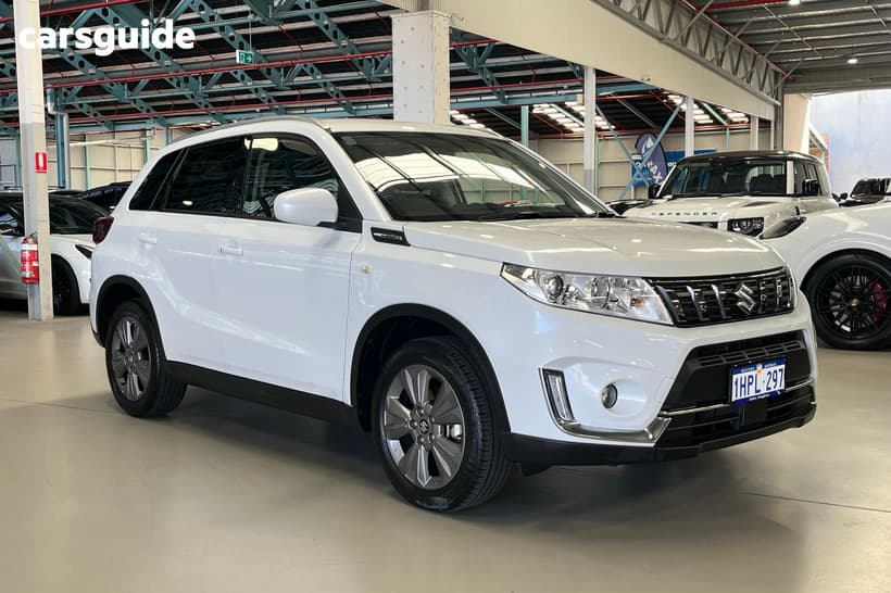 White 2022 Suzuki Vitara Wagon