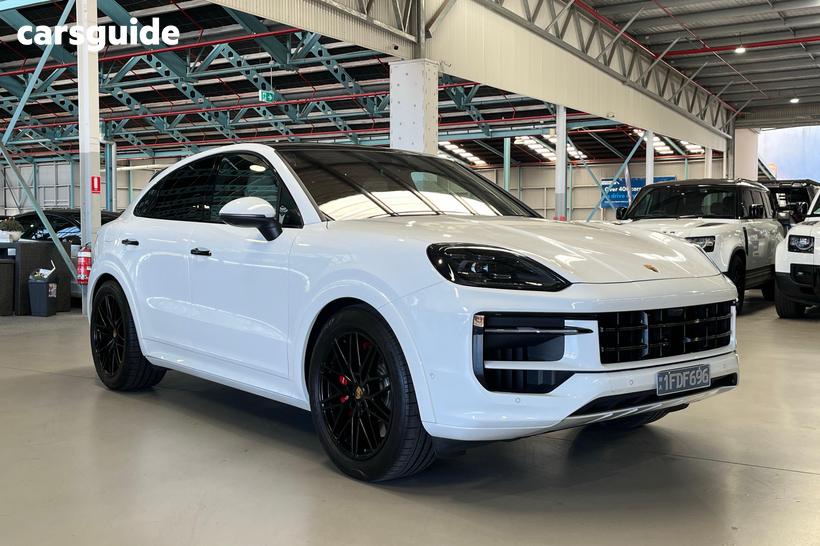 White 2024 Porsche Cayenne Coupe S