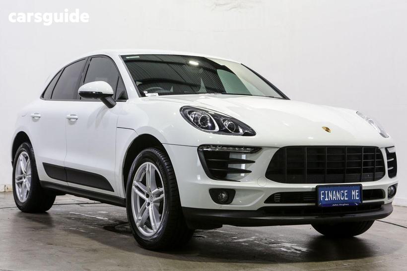 White 2018 Porsche Macan Wagon