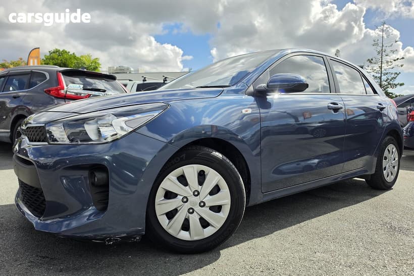 Blue 2017 Kia RIO Hatchback S