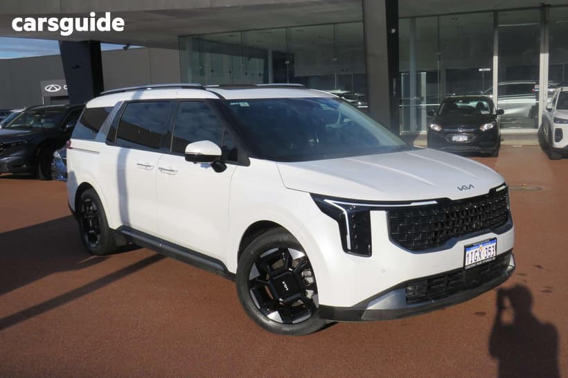 White 2024 Kia Carnival Wagon Gt-Line