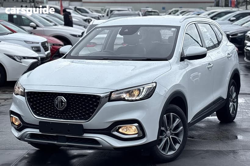 White 2023 MG HS Wagon Vibe
