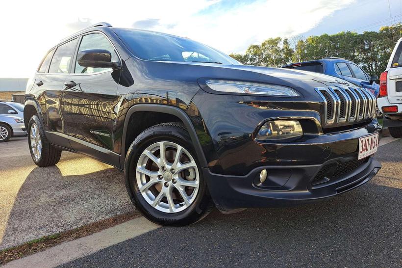 Black 2014 Jeep Cherokee Wagon Longitude (4X4)