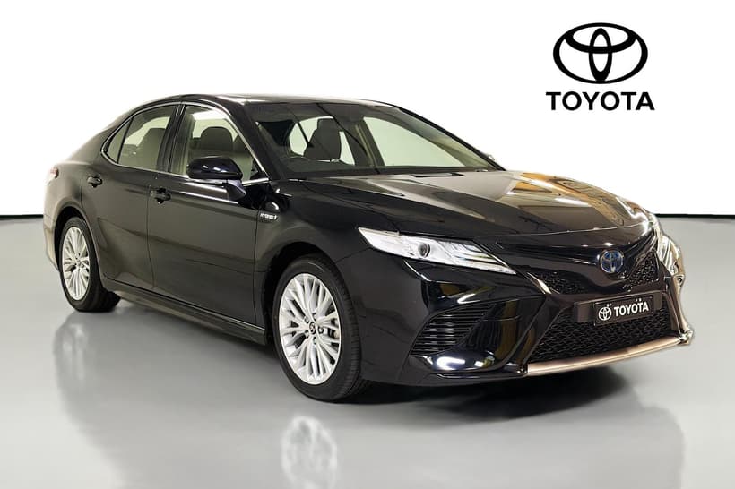 Black 2020 Toyota Camry Sedan Sl
