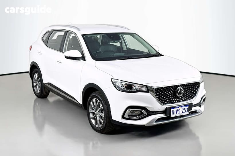 White 2023 MG HS Wagon Vibe