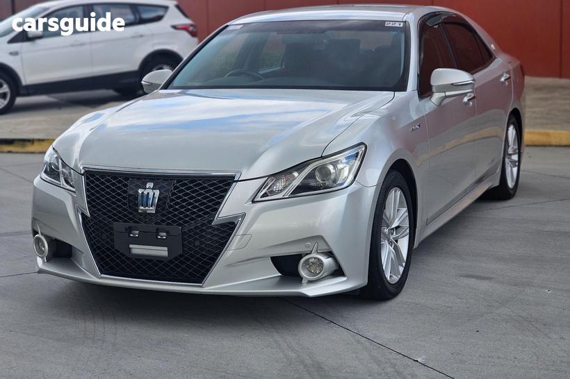 Silver 2015 Toyota Crown Sedan AWS210 HYBRID