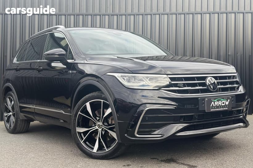 Black 2022 Volkswagen Tiguan Wagon 162Tsi R-Line