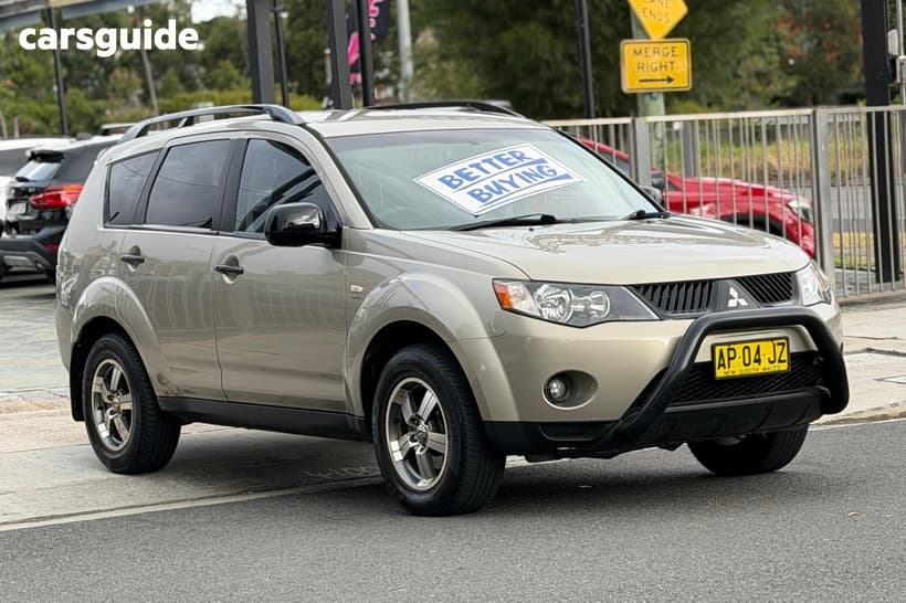 Beige 2007 Mitsubishi Outlander Wagon Vr