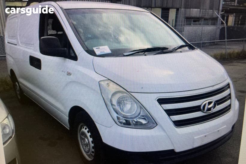 White 2016 Hyundai Iload Van 3S Liftback
