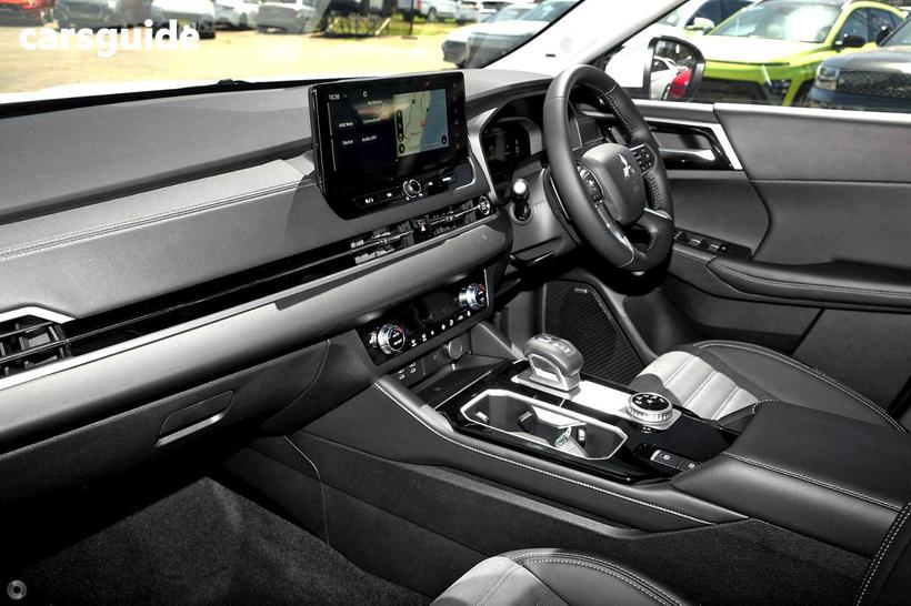 White 2025 Mitsubishi Outlander Wagon Aspire 7 Seat (2Wd)