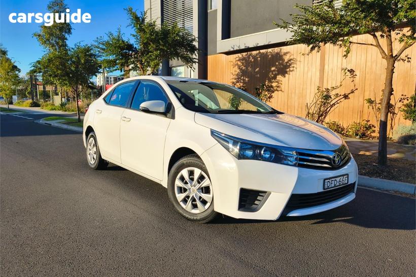 White 2016 Toyota Corolla Sedan Ascent