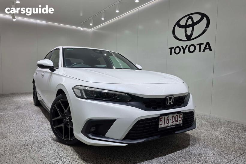 White 2021 Honda Civic Hatchback Vti-Lx