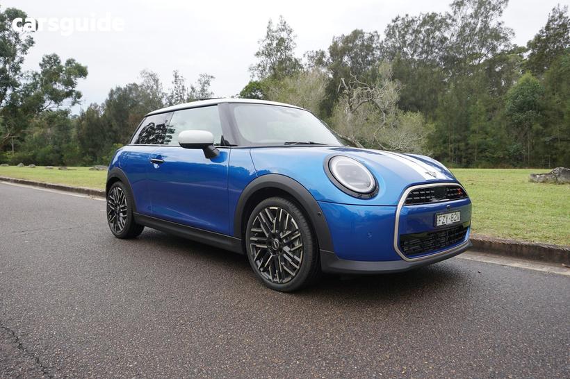 Blue 2025 Mini Cooper Hatch S FAVOURED F