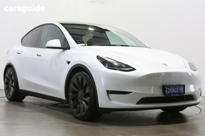 White 2023 Tesla Model Y Wagon Performance