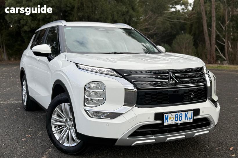 White 2024 Mitsubishi Outlander Wagon Ls 7 Seat (2Wd)