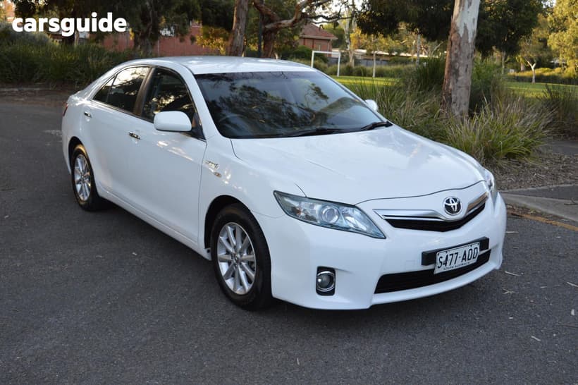 White 2010 Toyota Camry Sedan Hybrid