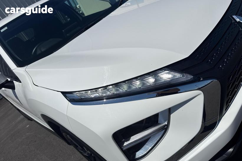 White 2024 Mitsubishi Eclipse Cross Wagon Ls (2Wd)