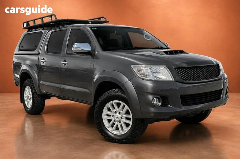Silver 2014 Toyota Hilux Dual Cab Pick-up Sr5 (4X4)