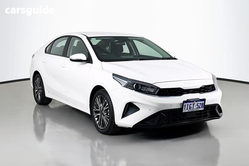 White 2024 Kia Cerato Sedan Sport
