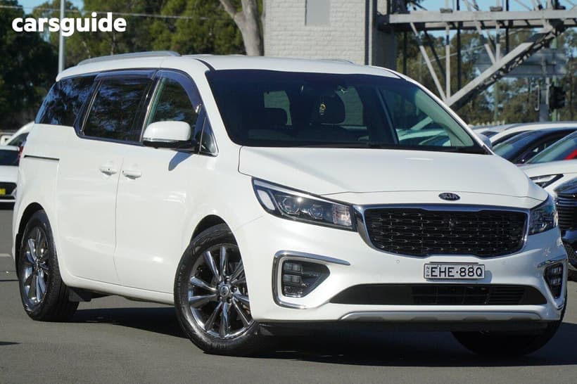 White 2019 Kia Carnival Wagon Platinum