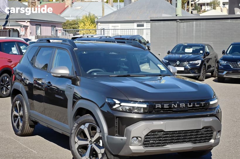 Black 2025 Renault Duster SUV TECHNO F
