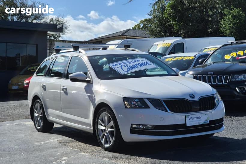 White 2020 Skoda Octavia Wagon 110 Tsi Base