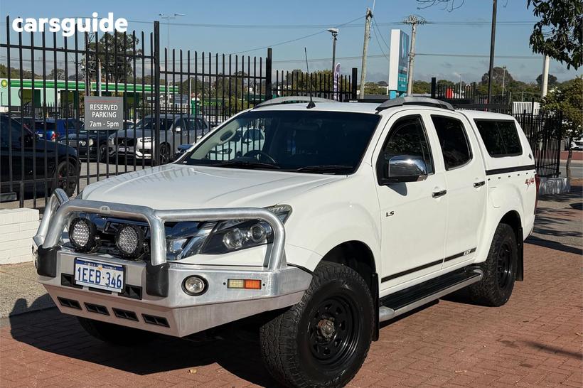 White 2012 Isuzu D-MAX Crew Cab Utility Ls-Terrain Hi-Ride (4X4)