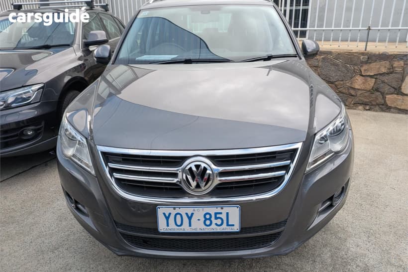 Grey 2011 Volkswagen Tiguan Wagon 147 Tsi