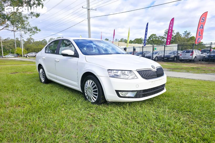 White 2014 Skoda Octavia Hatchback 103 Tsi Ambition