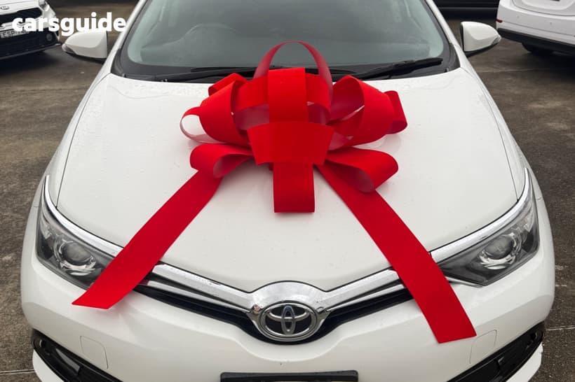 White 2016 Toyota Corolla Hatchback Ascent