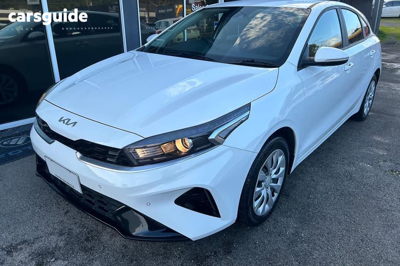 White 2024 Kia Cerato Hatchback S