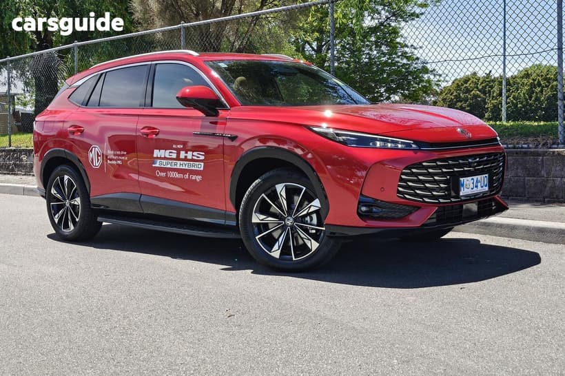 Red 2025 MG HS Wagon Essence