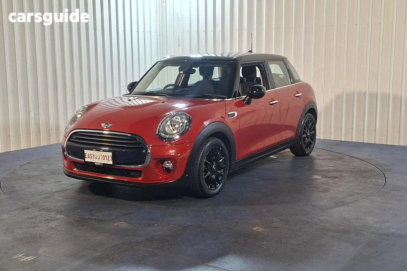 Red 2017 Mini Cooper Hatchback 5D Hatch