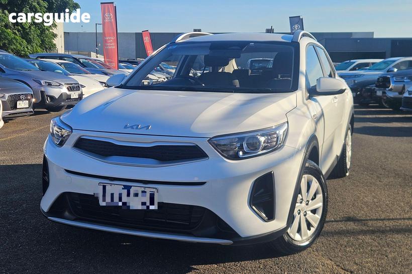 White 2022 Kia Stonic Wagon S