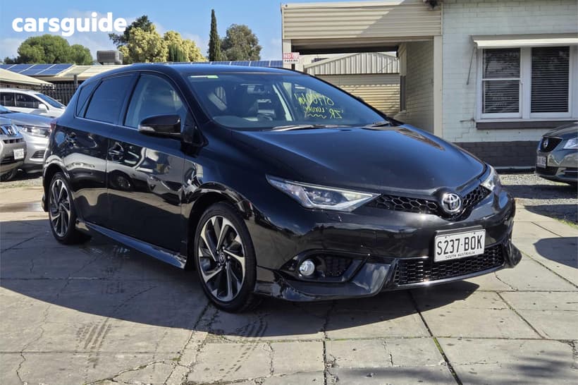 Black 2016 Toyota Corolla Hatchback Zr