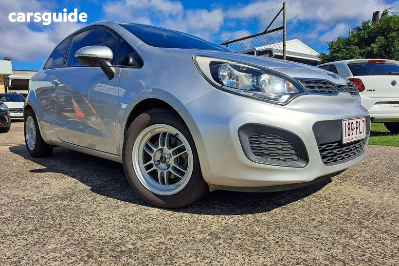 Silver 2012 Kia RIO Hatchback S
